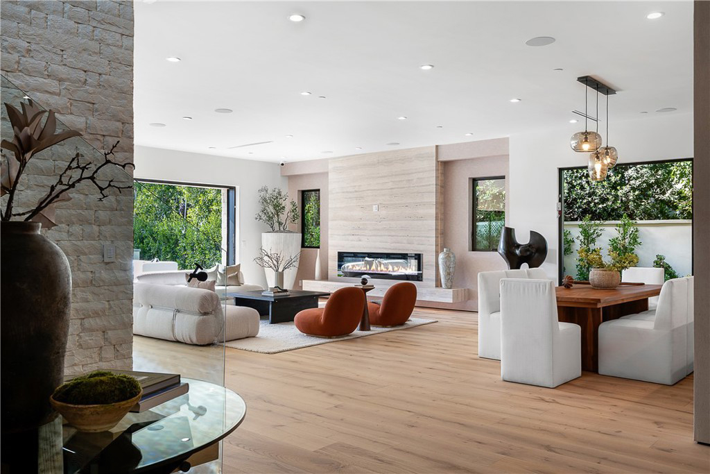 Light color European Oak engineered hardwood floors in a beautiful los angeles home