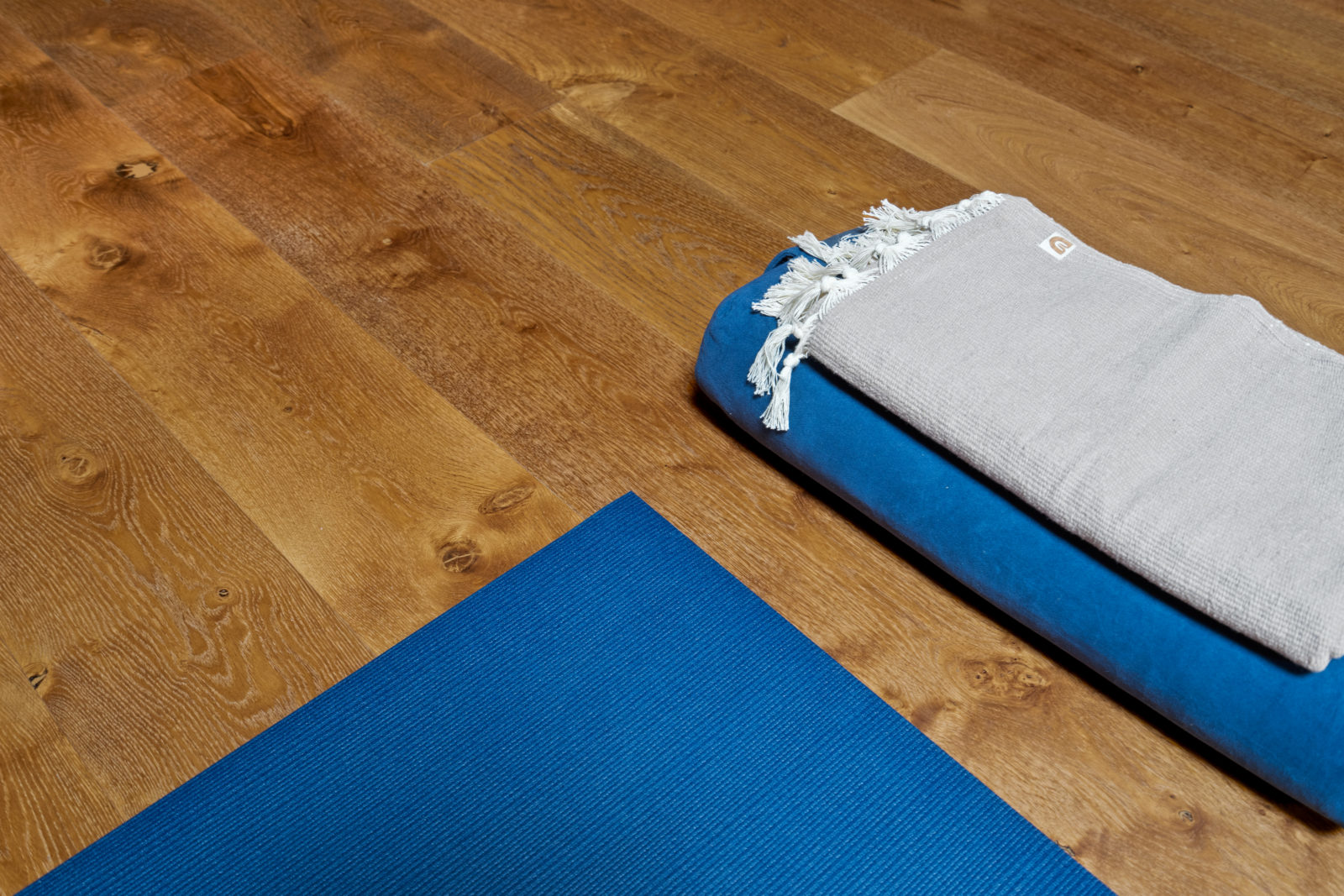 wide plank hardwood flooring in a beautiful modern Los Angeles home