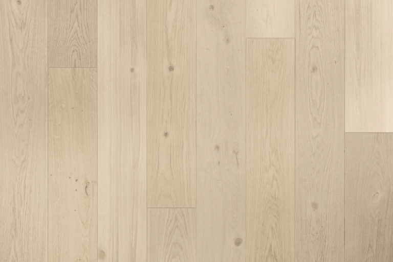 wide 9-1/2 inch planks are finished with Urethane with Aluminum Oxide in a number of rich, modern colors. With a thick 4 mm wear layer and lengths beyond 7 feet, get the Beverly Hills aesthetic