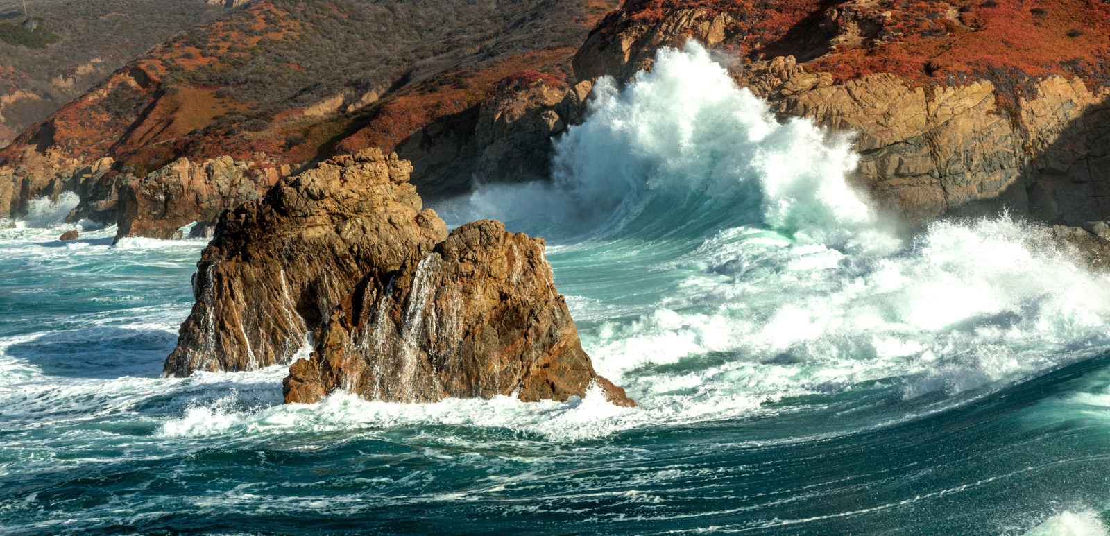 AquaShield AC5 durable waterproof laminate flooring for heavy traffic environments.